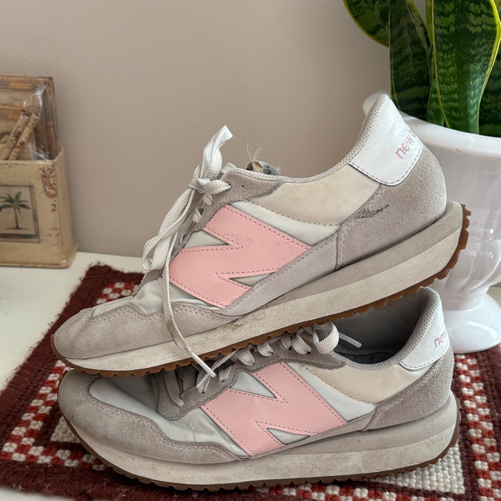 New Balance Women's Sneakers in Pink and White - Picture 3 of 5
